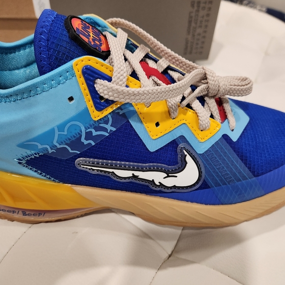 Space Jam x LeBron 18 Low EP 'Wile E. x Roadrunner - Picture 10 of 16